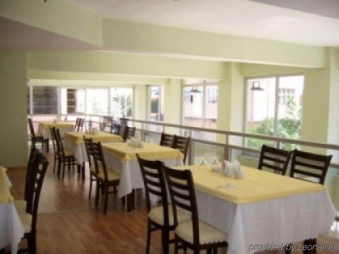 Çeşme Sirin Villa מסעדה תמונה